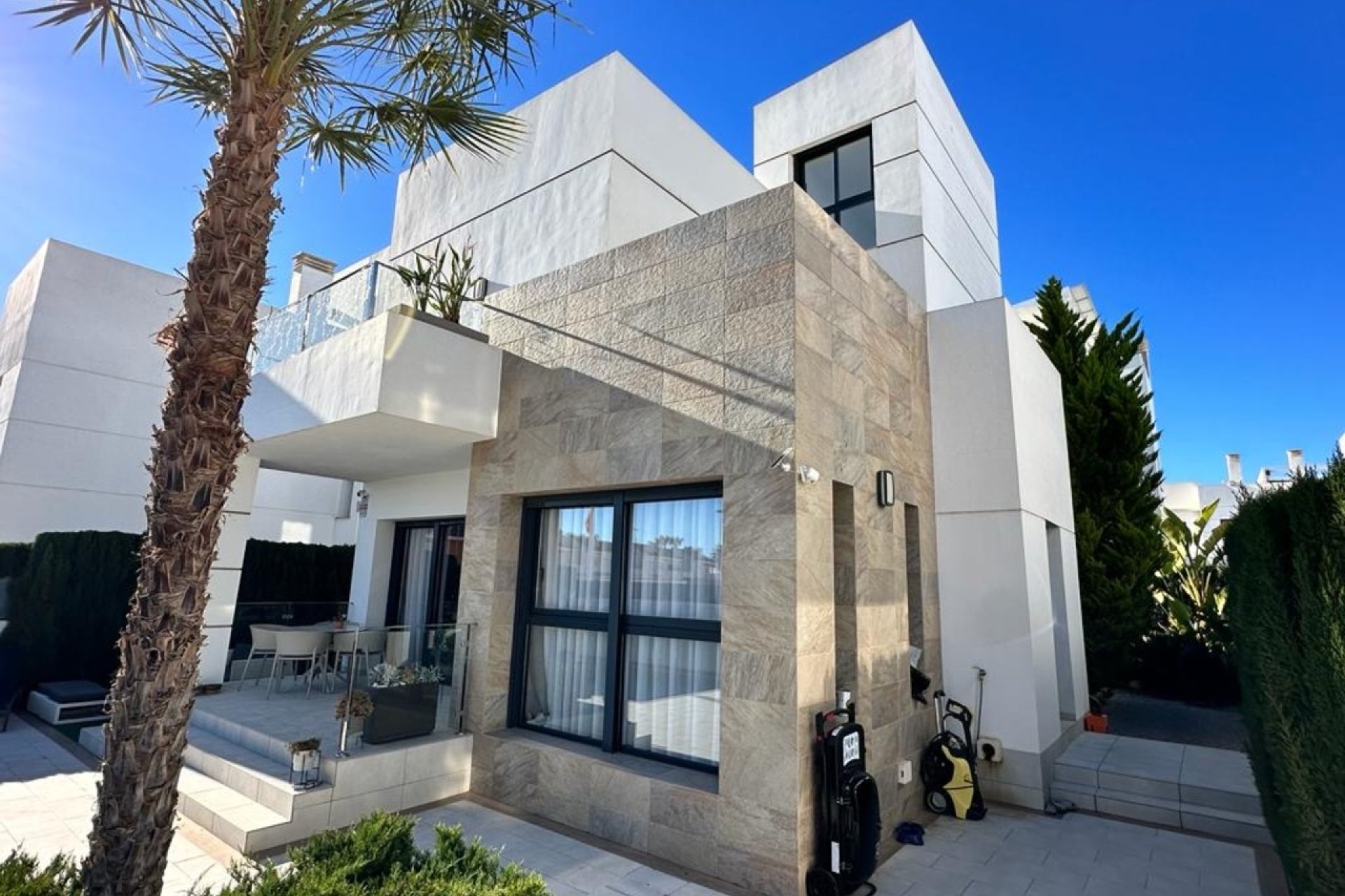 Resale - Villa - Ciudad Quesada - 