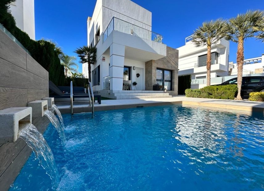 Resale - Villa - Ciudad Quesada - 