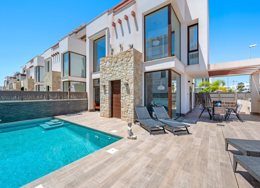 Resale - Villa - Ciudad Quesada - 