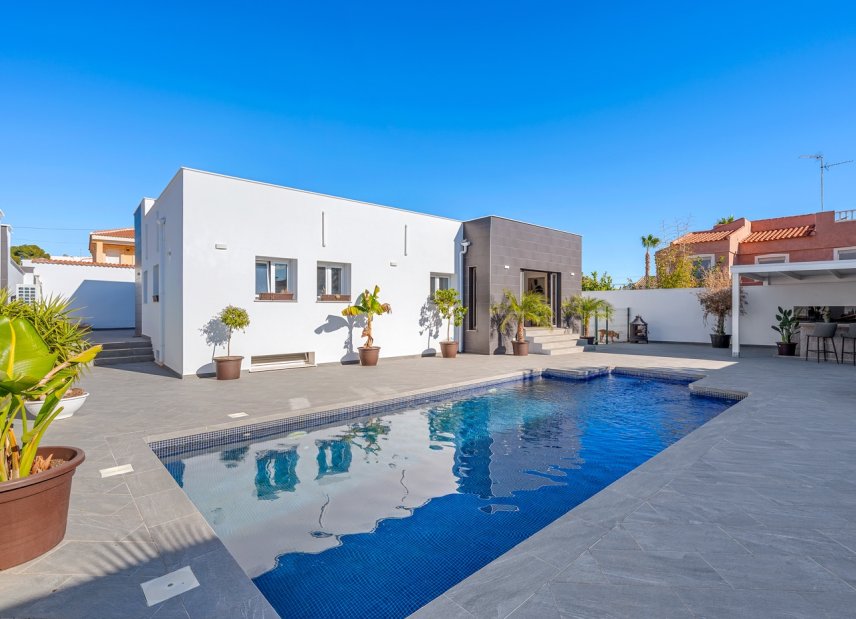 Resale - Villa - Ciudad Quesada - 