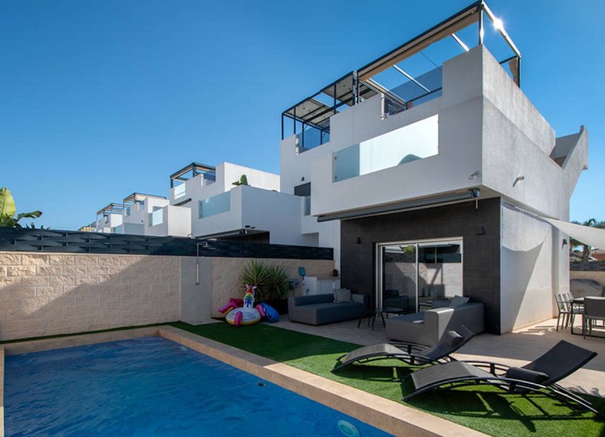 Resale - Villa - Ciudad Quesada - 