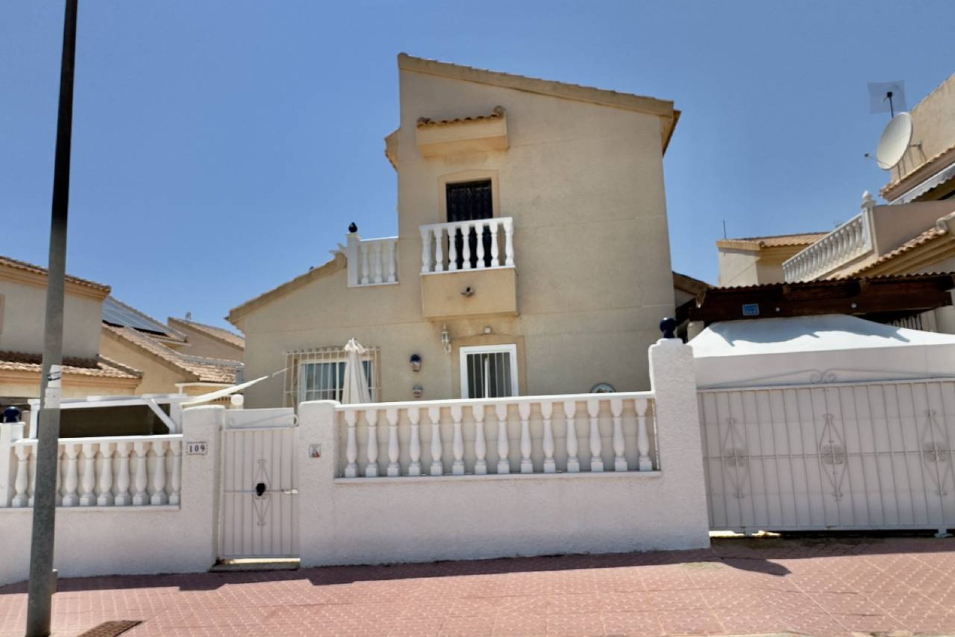 Resale - Villa - Ciudad Quesada - 