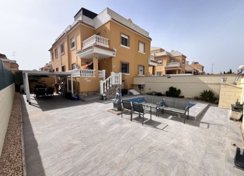 Resale - Villa - Ciudad Quesada - 