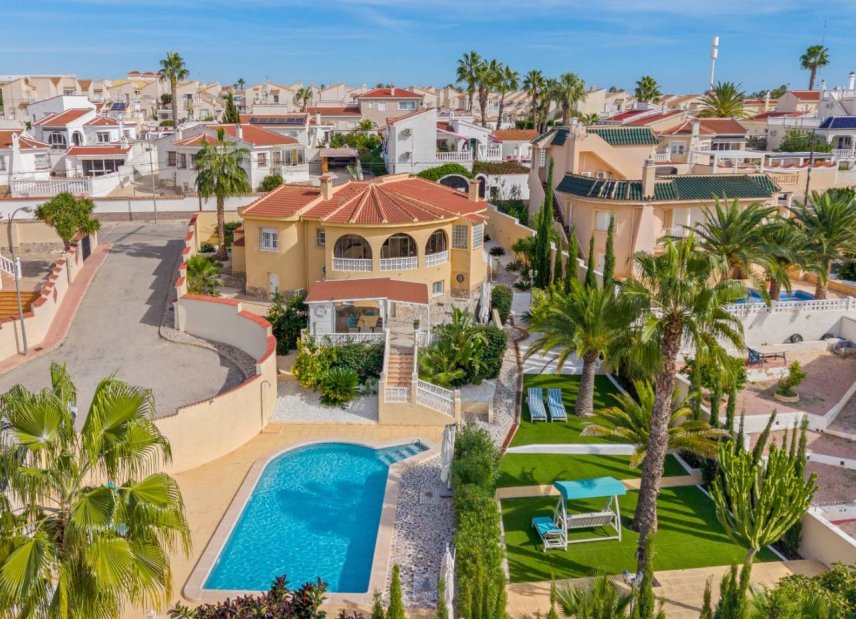 Resale - Villa - Ciudad Quesada - 
