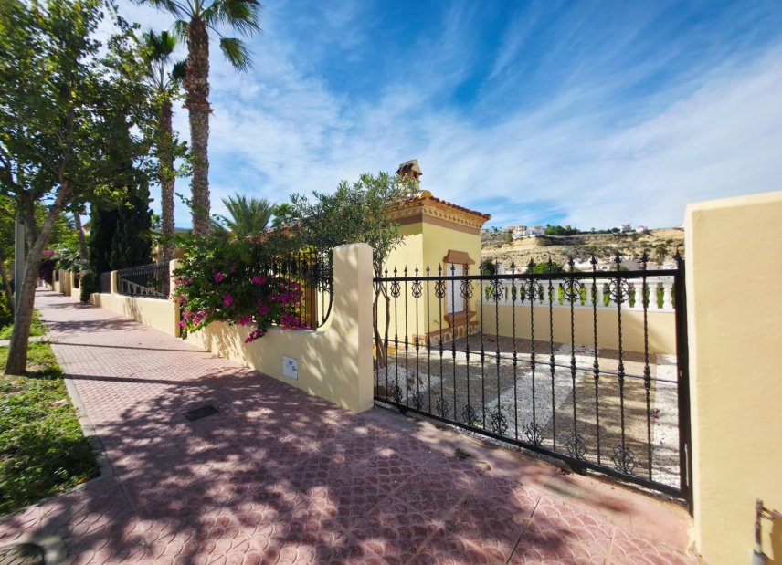 Resale - Villa - Ciudad Quesada - 