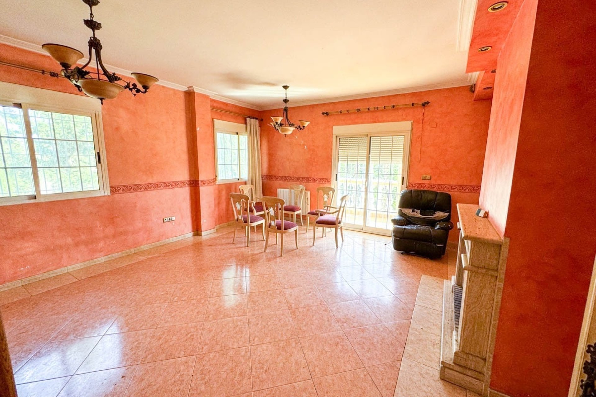 Resale - Villa - Crevillente - Alicante