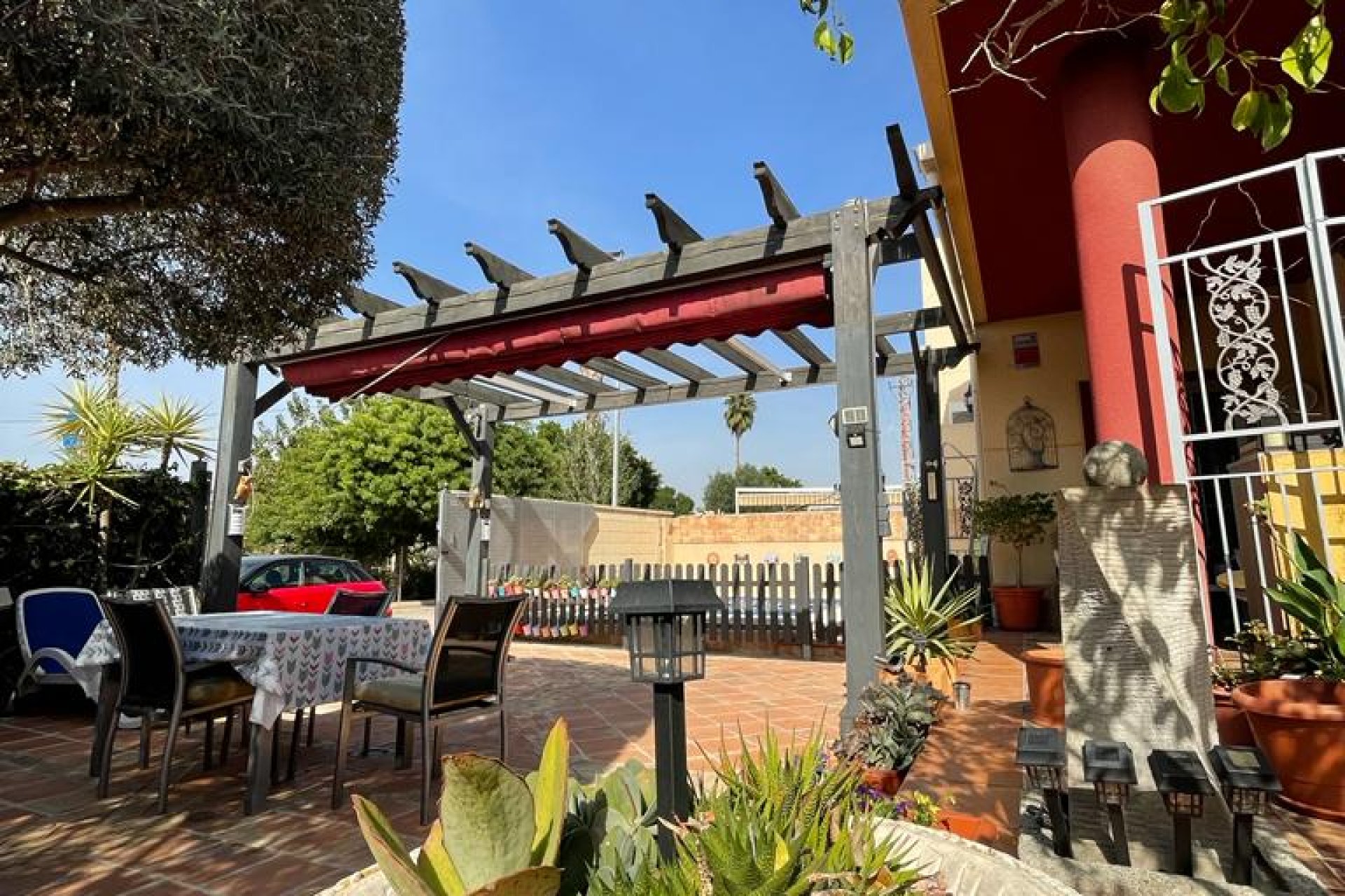 Resale - Villa - Daya Nueva