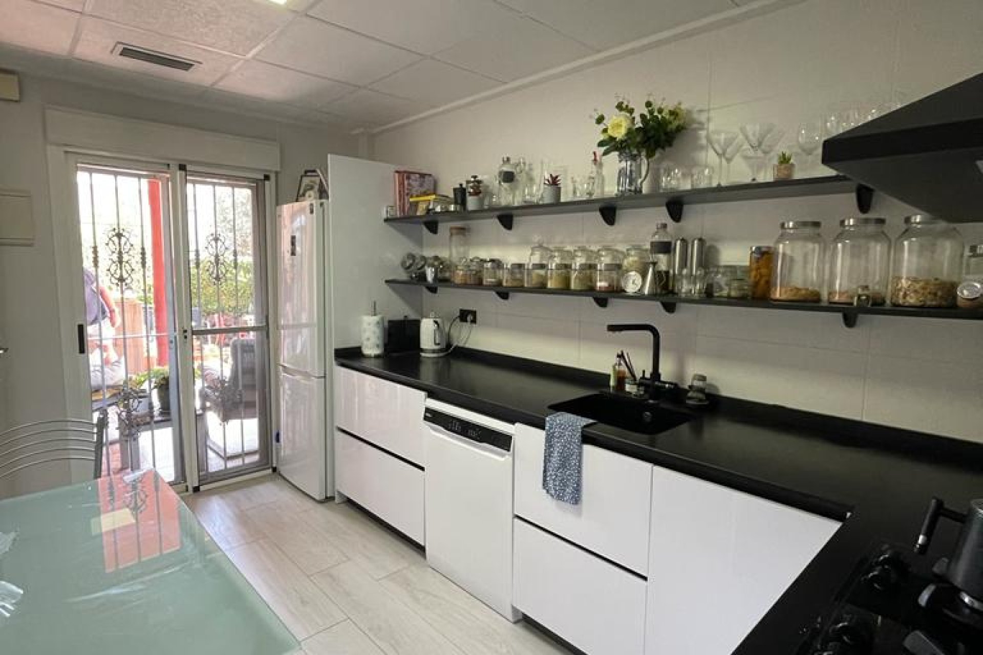 Resale - Villa - Daya Nueva