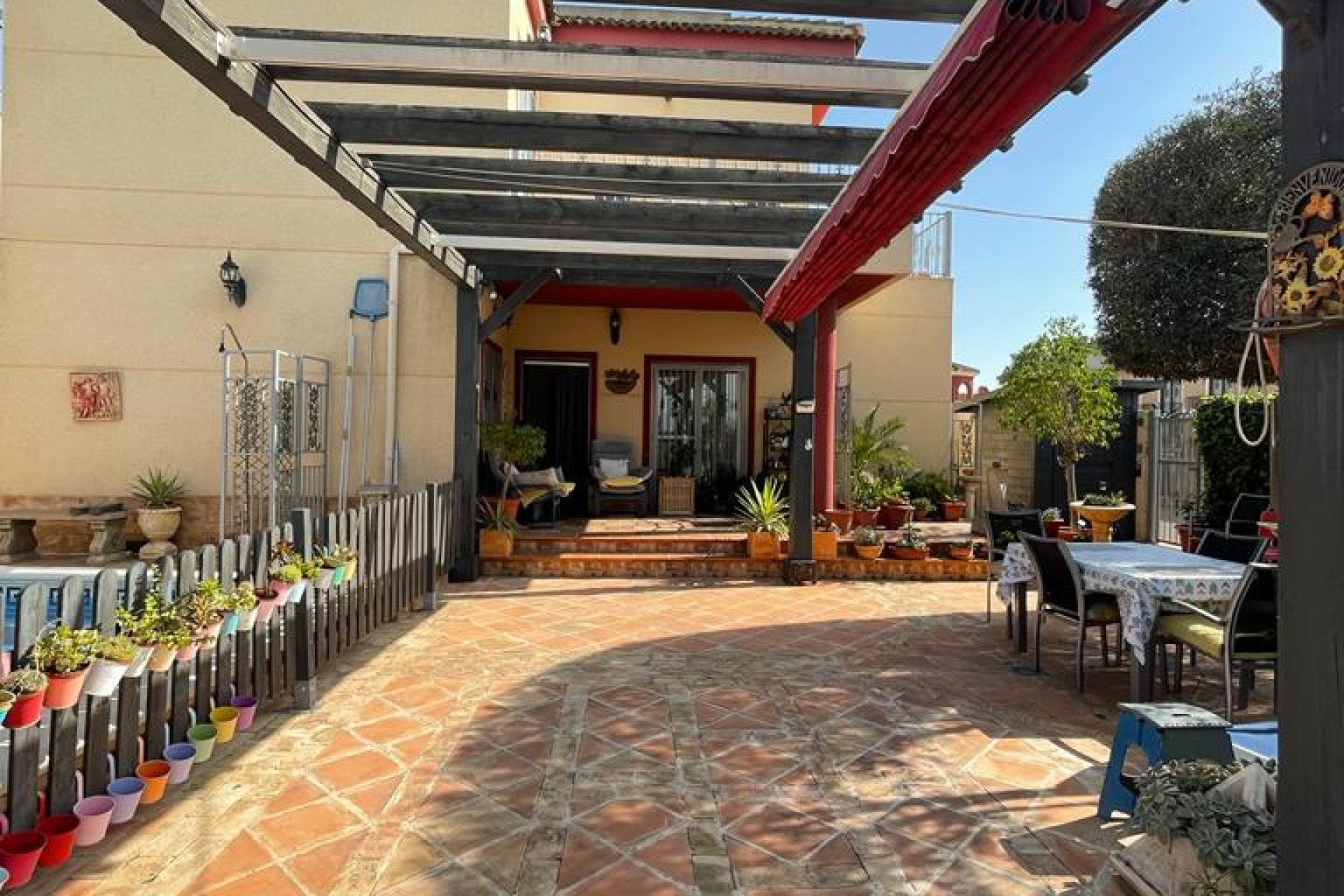 Resale - Villa - Daya Nueva