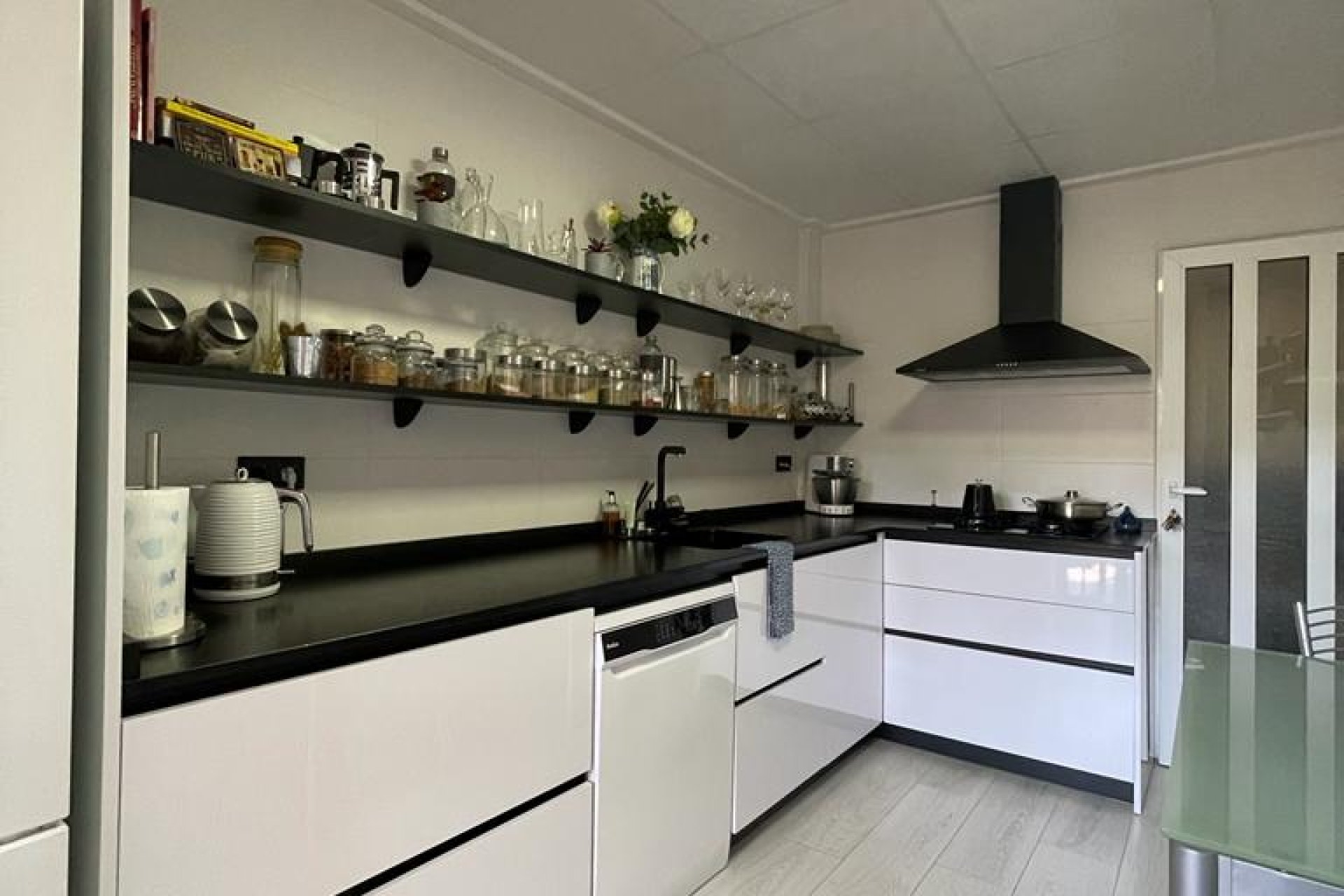 Resale - Villa - Daya Nueva