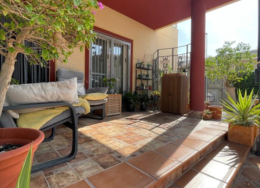 Resale - Villa - Daya Nueva