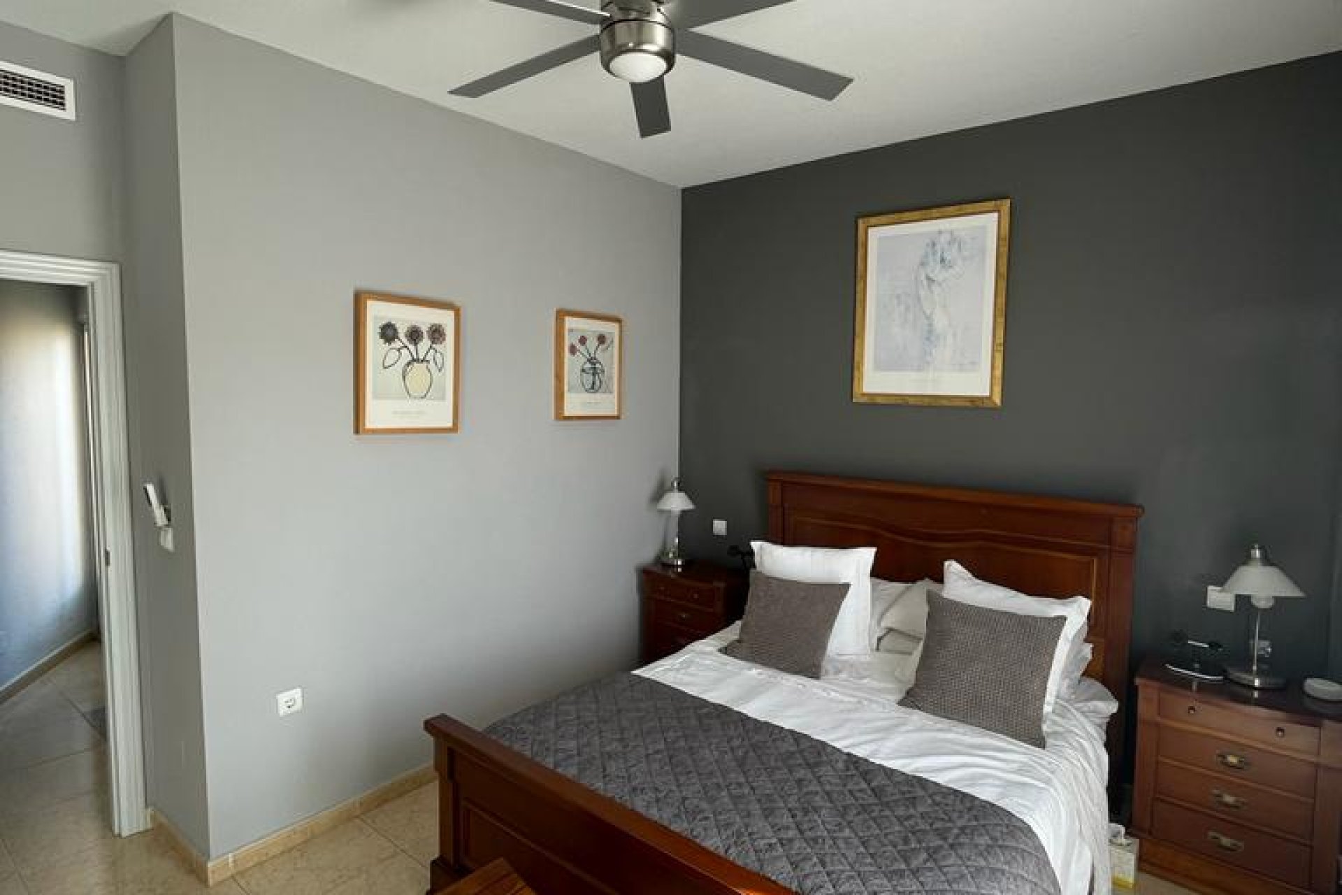 Resale - Villa - Daya Nueva