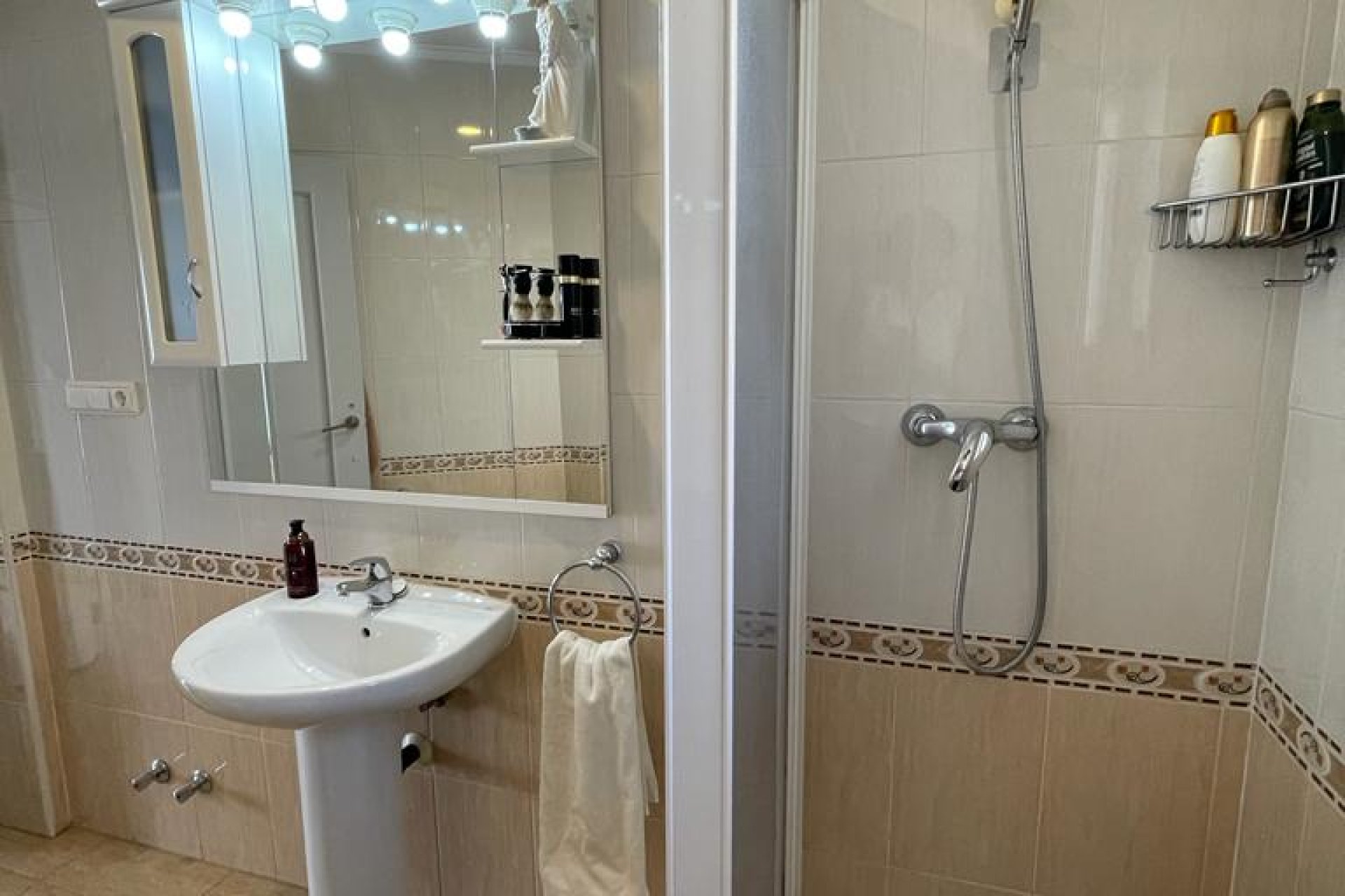 Resale - Villa - Daya Nueva