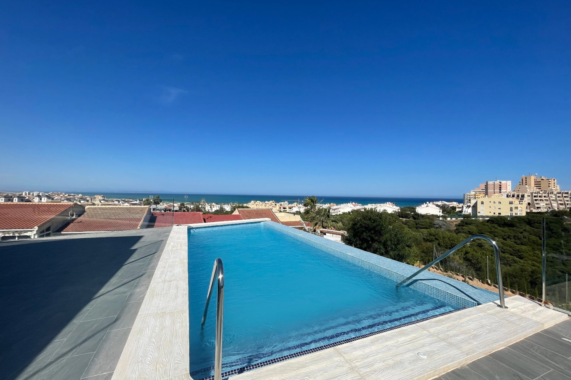 Resale - Villa - La Mata