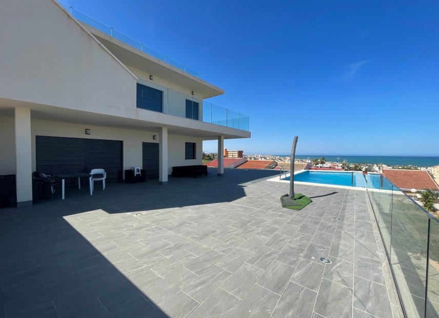 Resale - Villa - La Mata