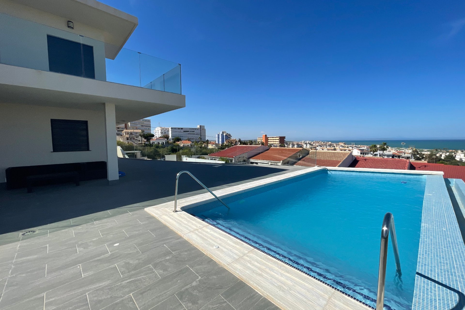 Resale - Villa - La Mata