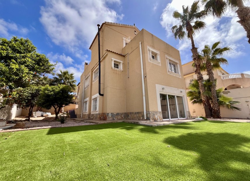 Resale - Villa - La Zenia - 