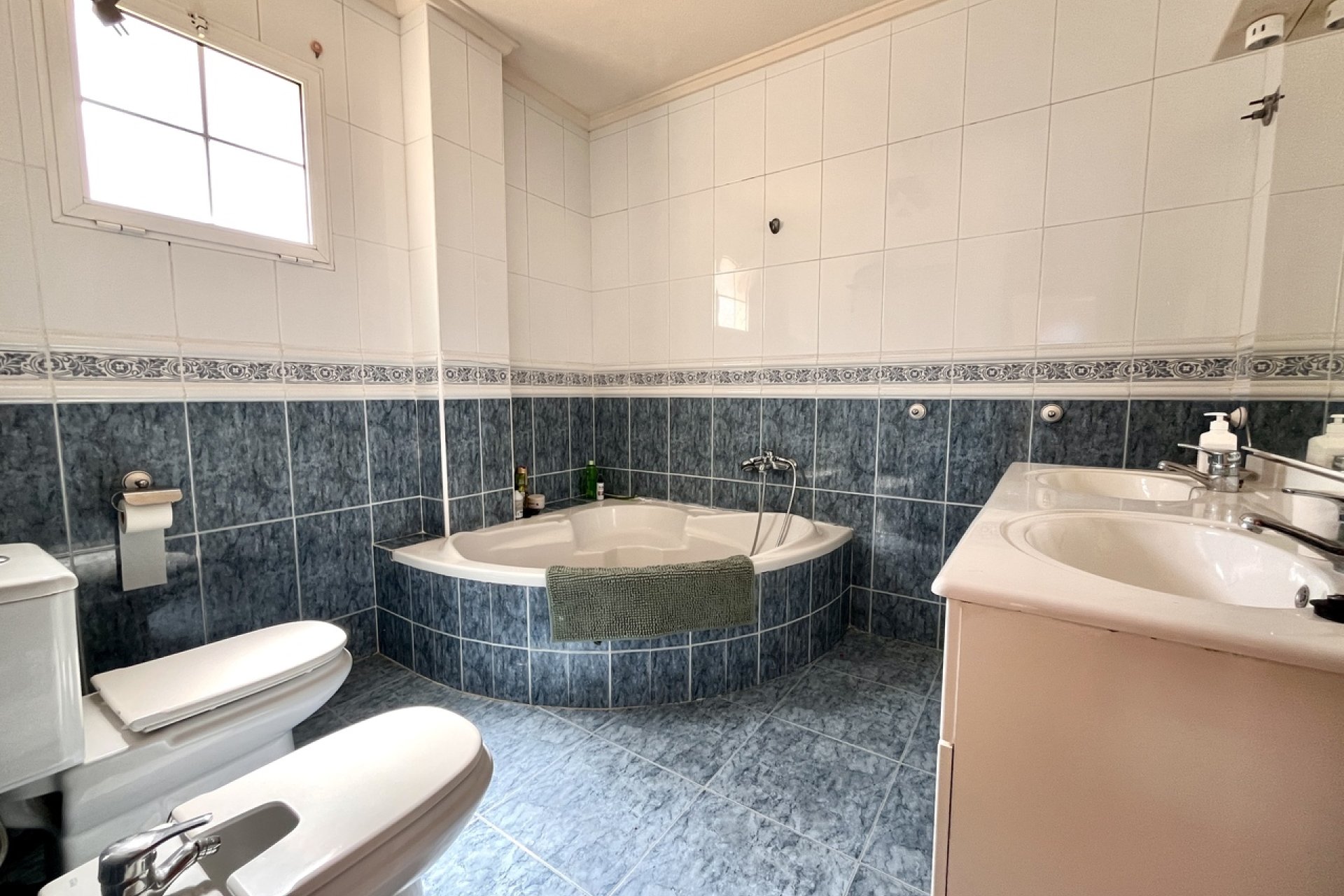 Resale - Villa - La Zenia - 