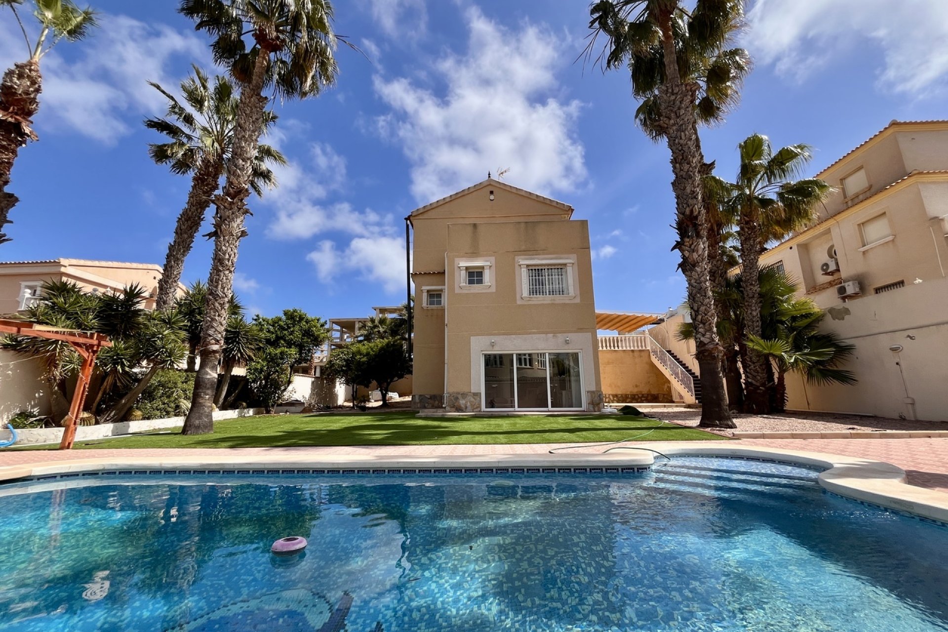 Resale - Villa - La Zenia - 