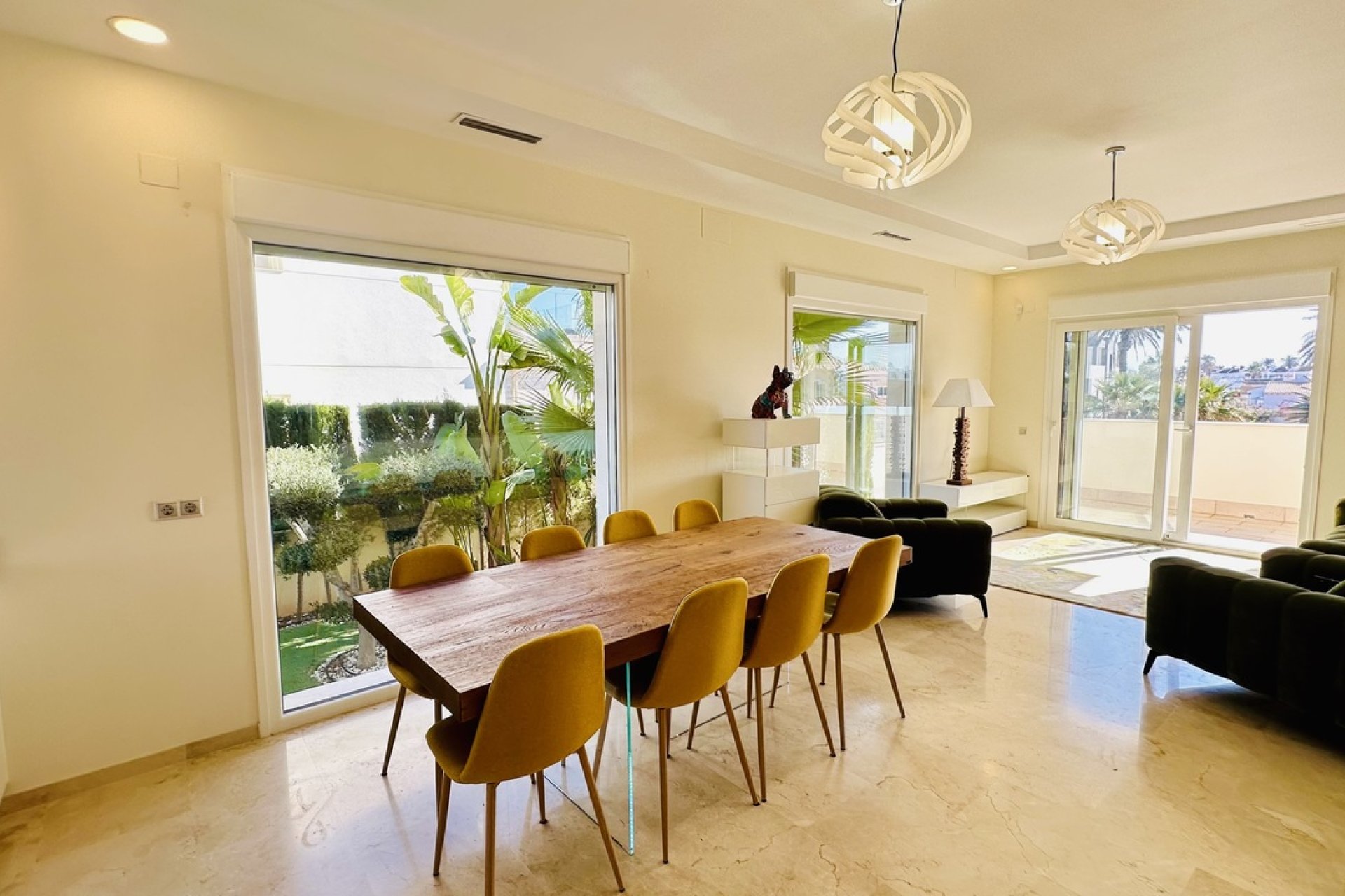 Resale - Villa - La Zenia - 