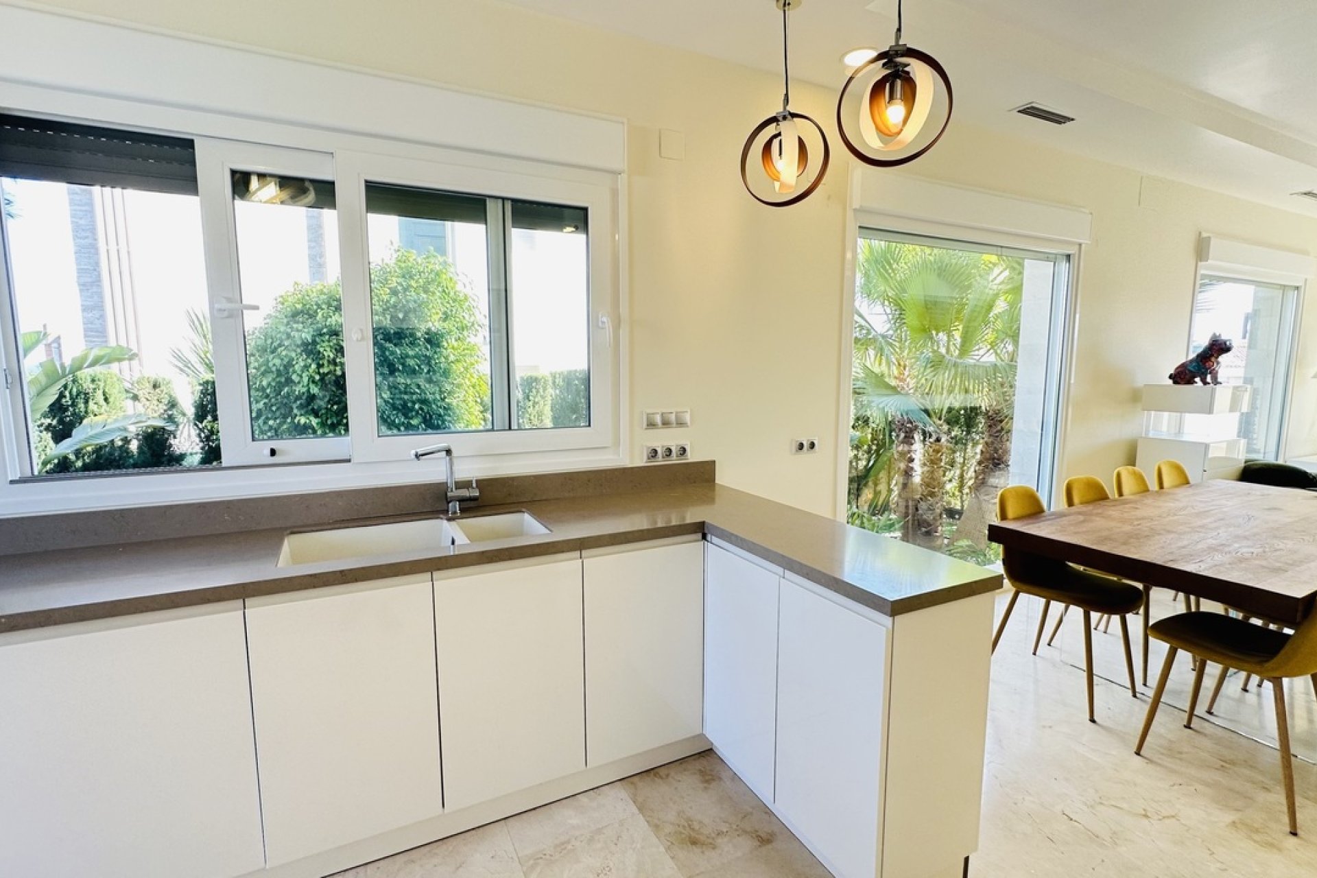 Resale - Villa - La Zenia - 