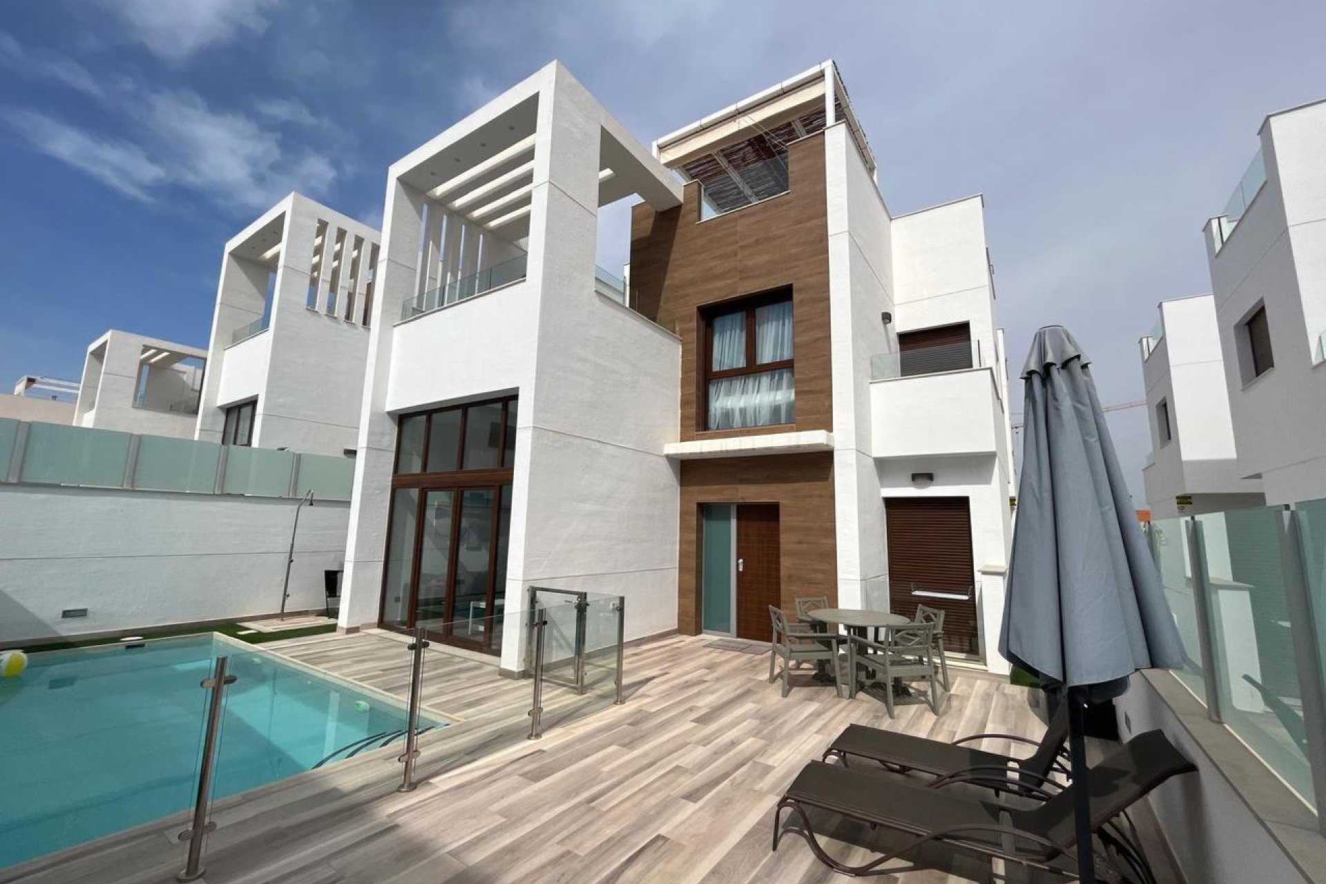 Resale - Villa - Los Balcones - 