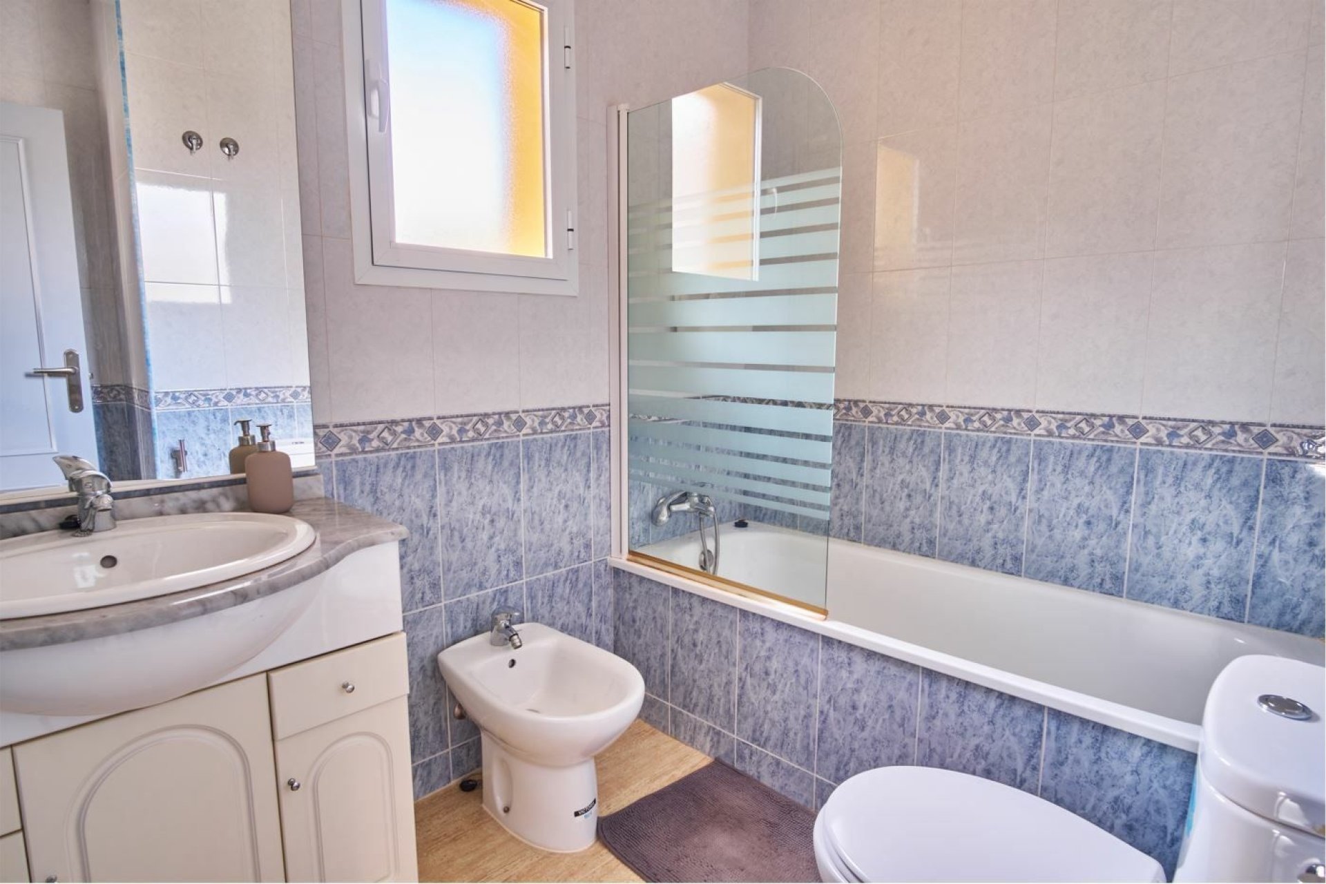 Resale - Villa - Los Montesinos - La Herrada