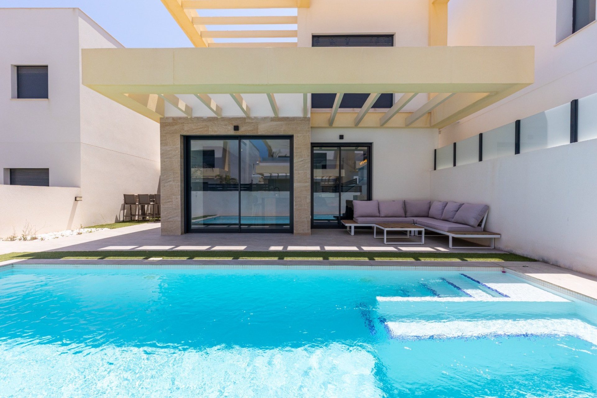 Resale - Villa - Los Montesinos - La Herrada