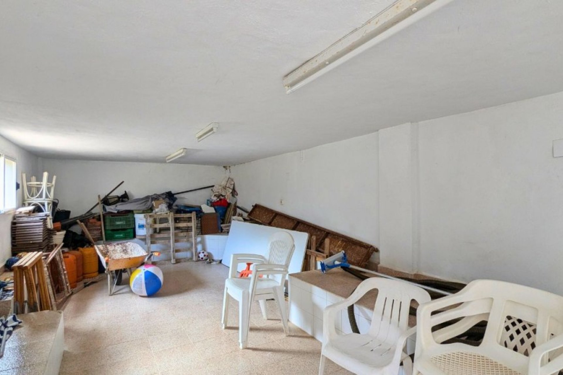 Resale - Villa - Mil Palmeras - 