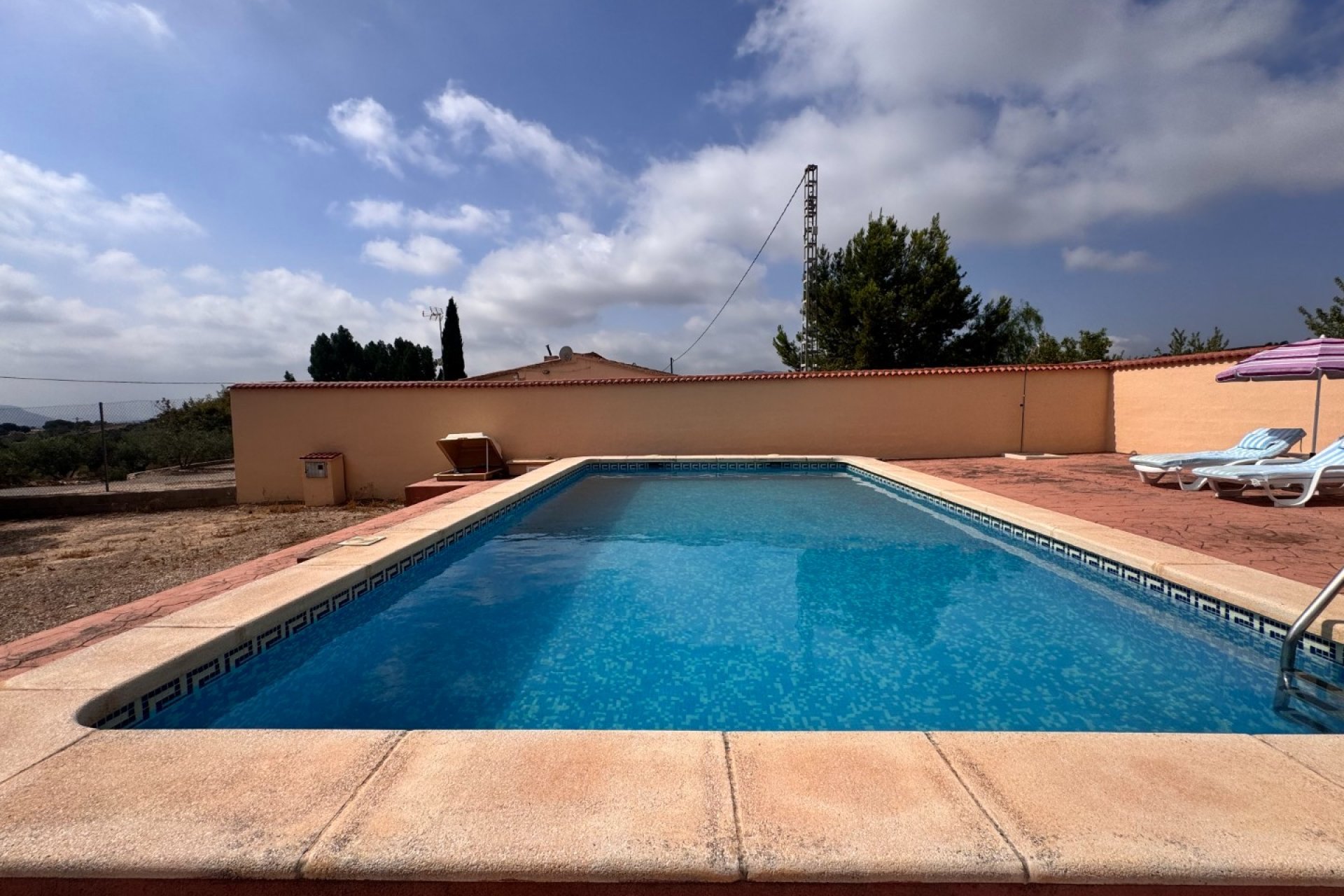 Resale - Villa - Monovar