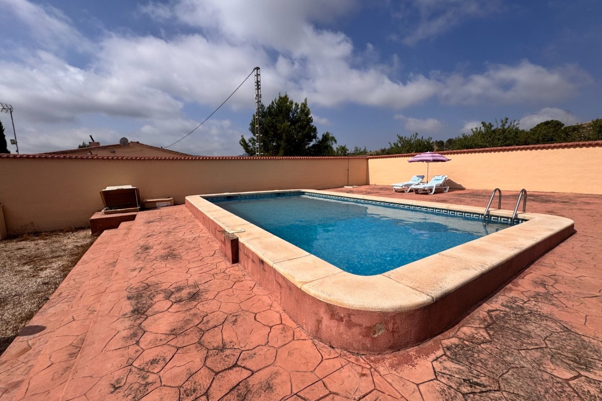 Resale - Villa - Monovar