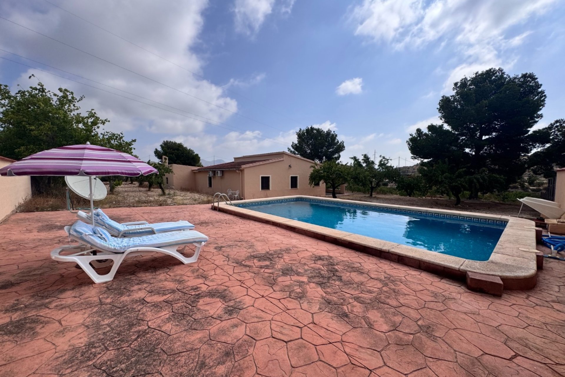 Resale - Villa - Monovar