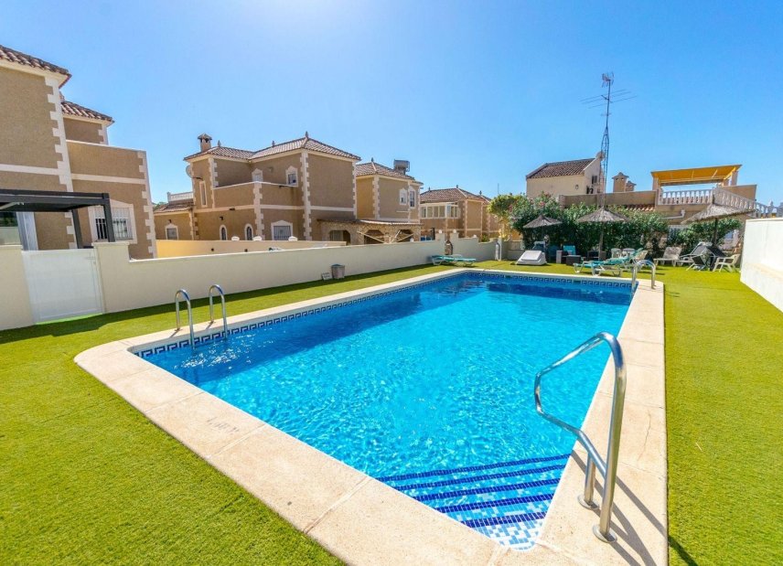 Resale - Villa - Orihuela Costa - Villamartin