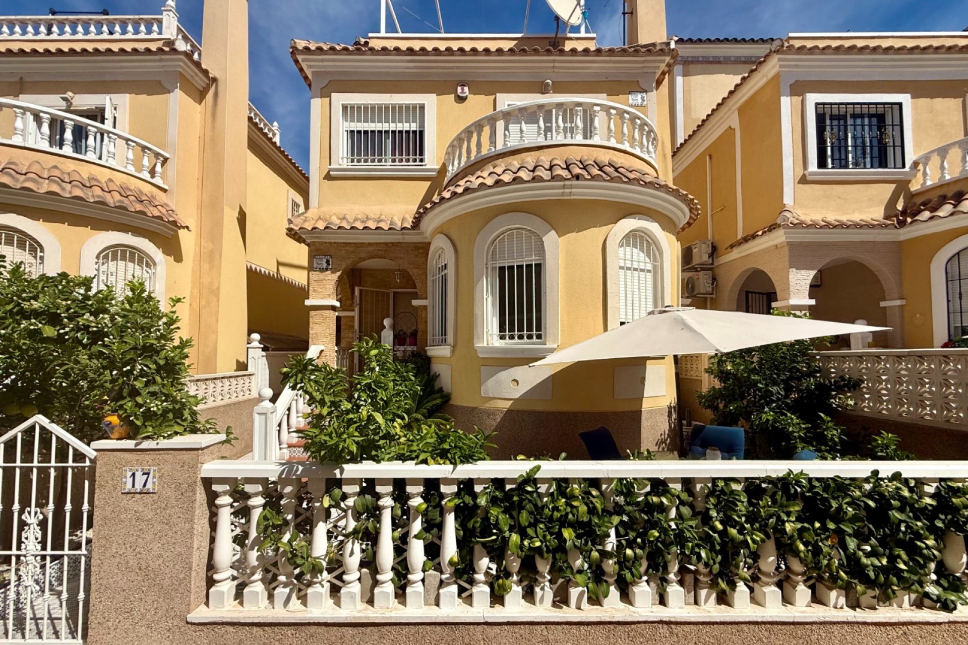 Resale - Villa - Orihuela Costa - Villamartin