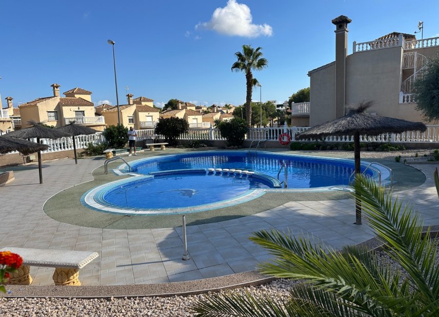 Resale - Villa - Orihuela Costa - Villamartin