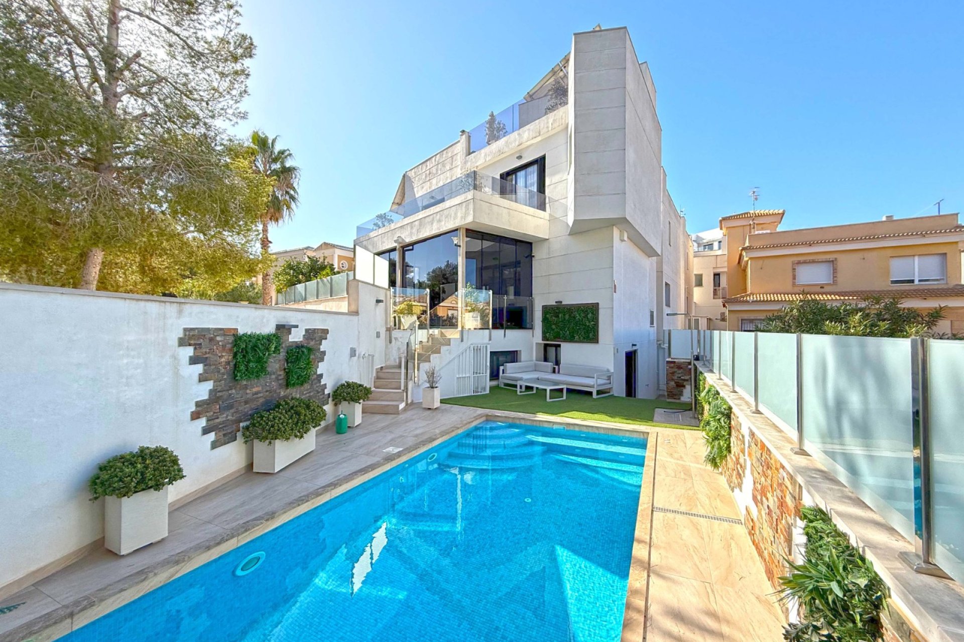 Resale - Villa - Orihuela Costa - Villamartin