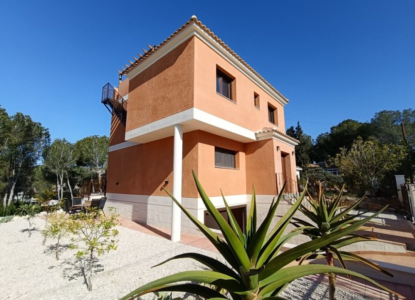 Resale - Villa - Pinar de Campoverde