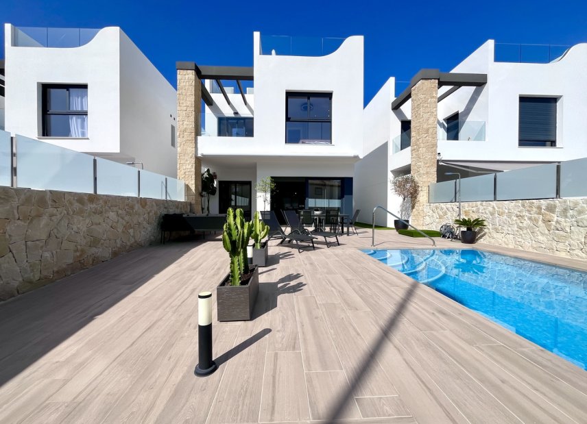 Resale - Villa - Playa Flamenca - 