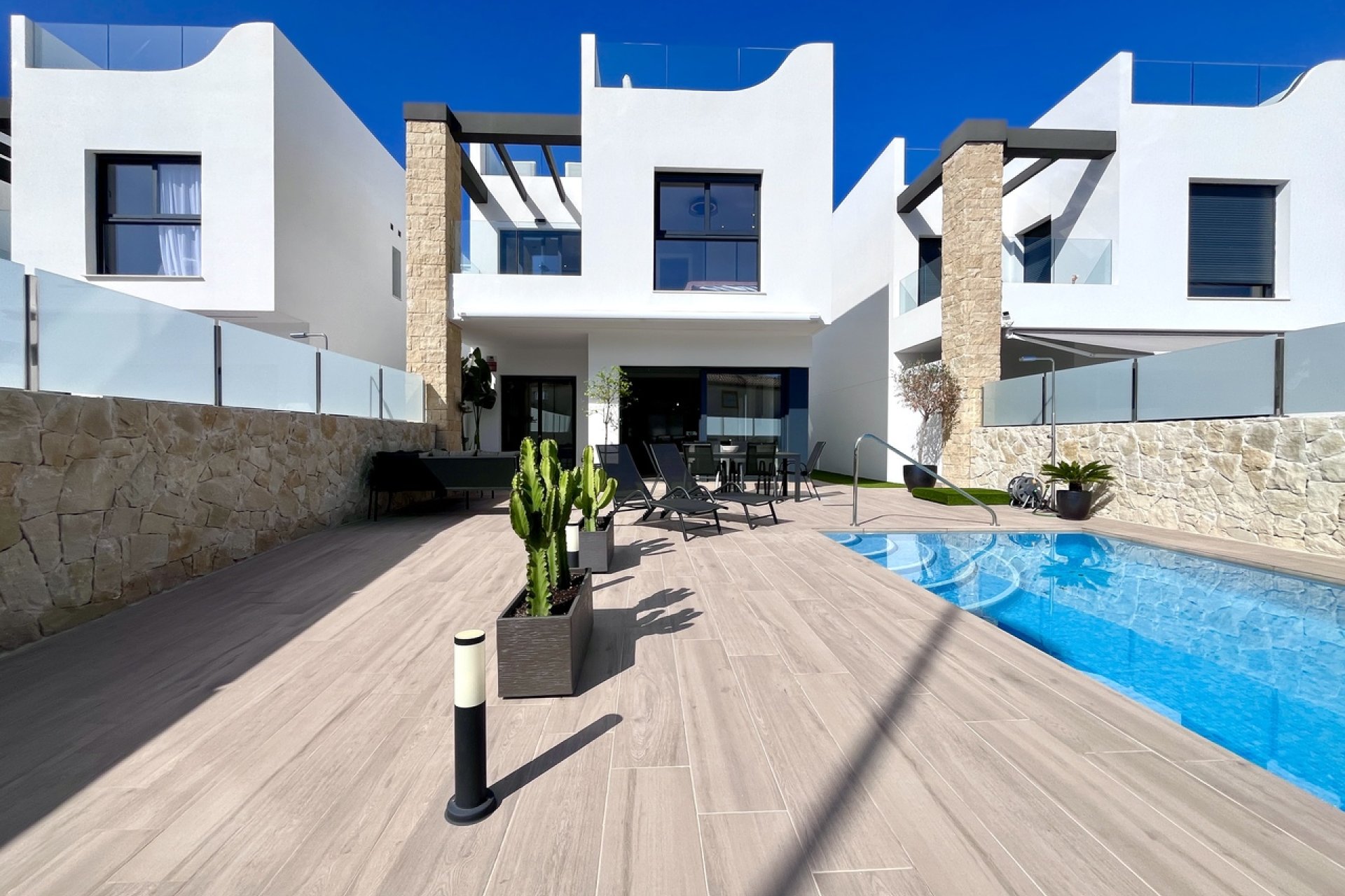 Resale - Villa - Playa Flamenca - 