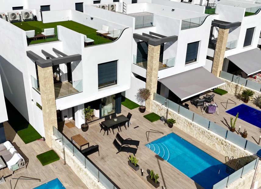 Resale - Villa - Playa Flamenca - 