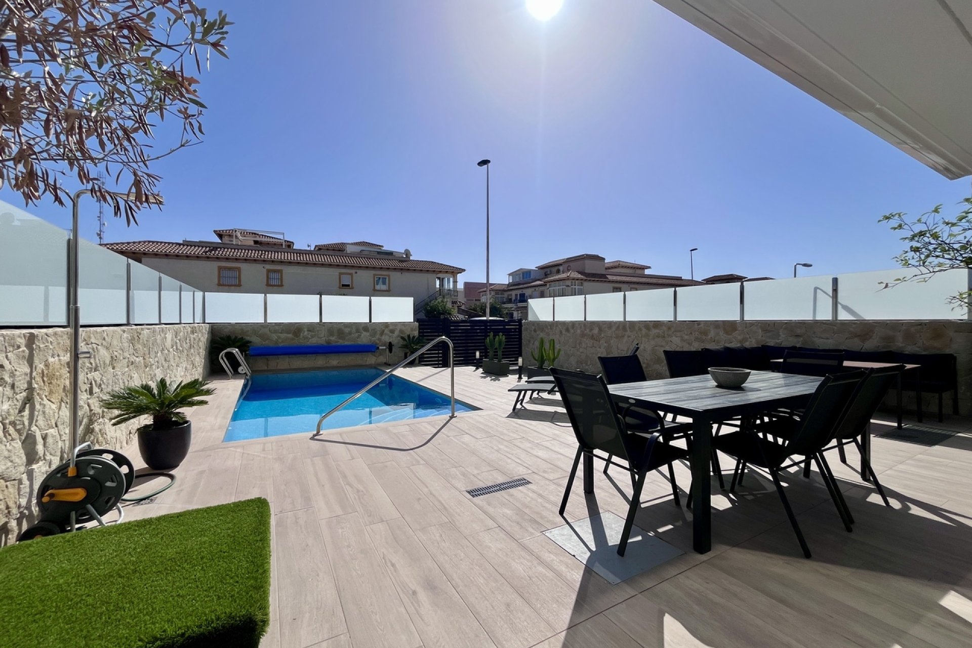 Resale - Villa - Playa Flamenca - 