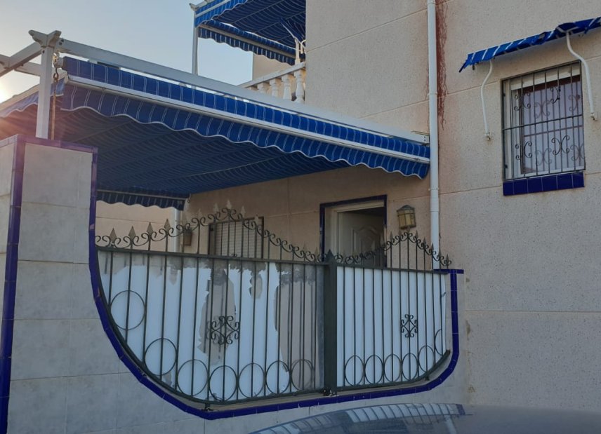 Resale - Villa - Torrevieia - Center