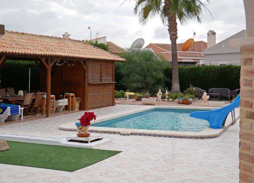 Resale - Villa - Torrevieia - El Chaparral
