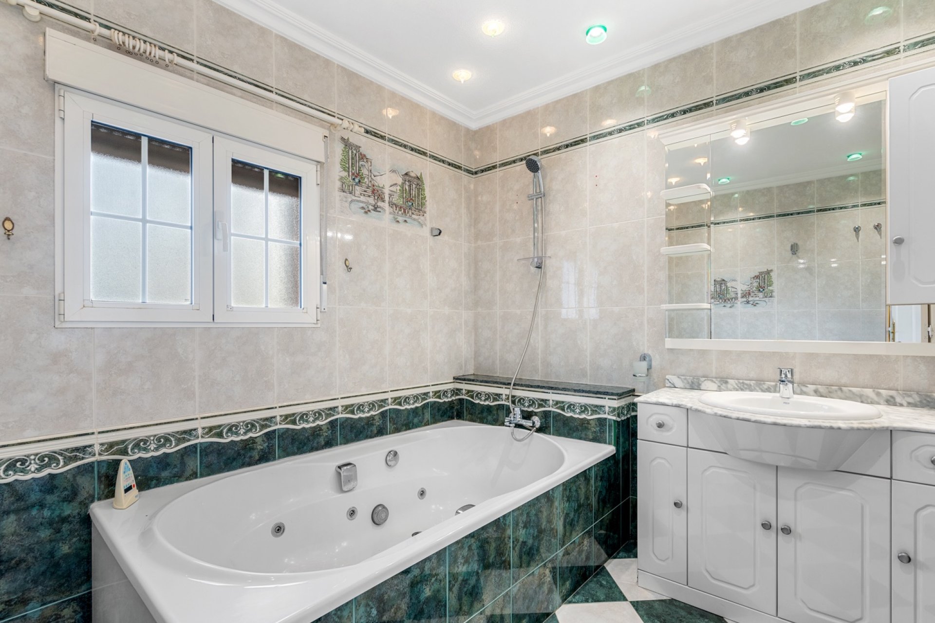 Resale - Villa - Torrevieia - Torrevieja