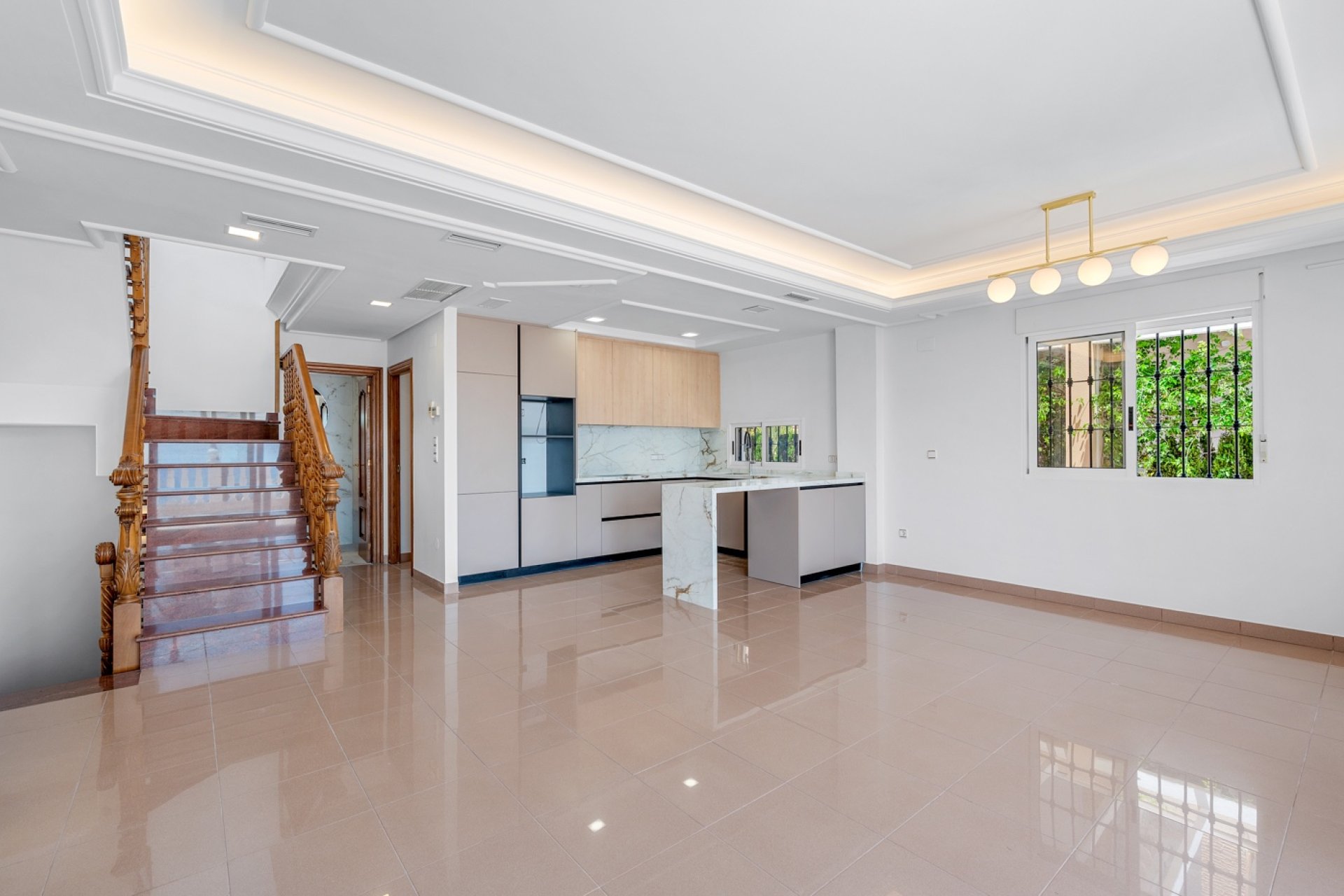 Resale - Villa - Torrevieia - Torrevieja