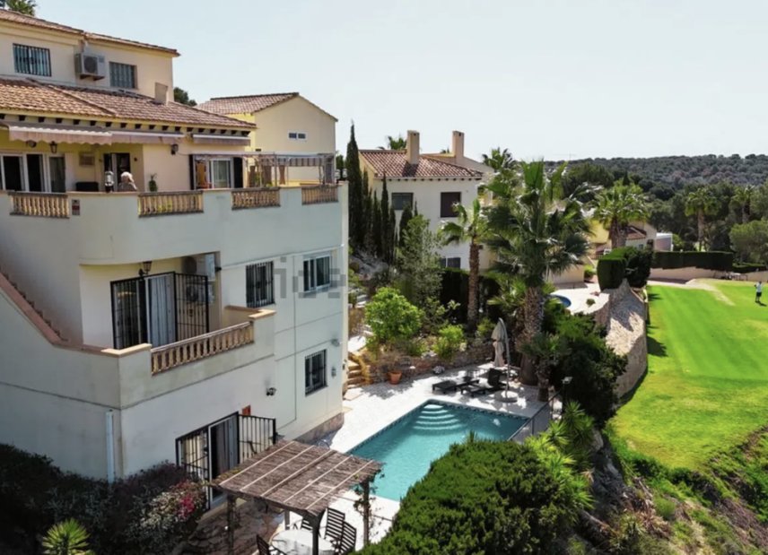 Resale - Villa - Villamartin