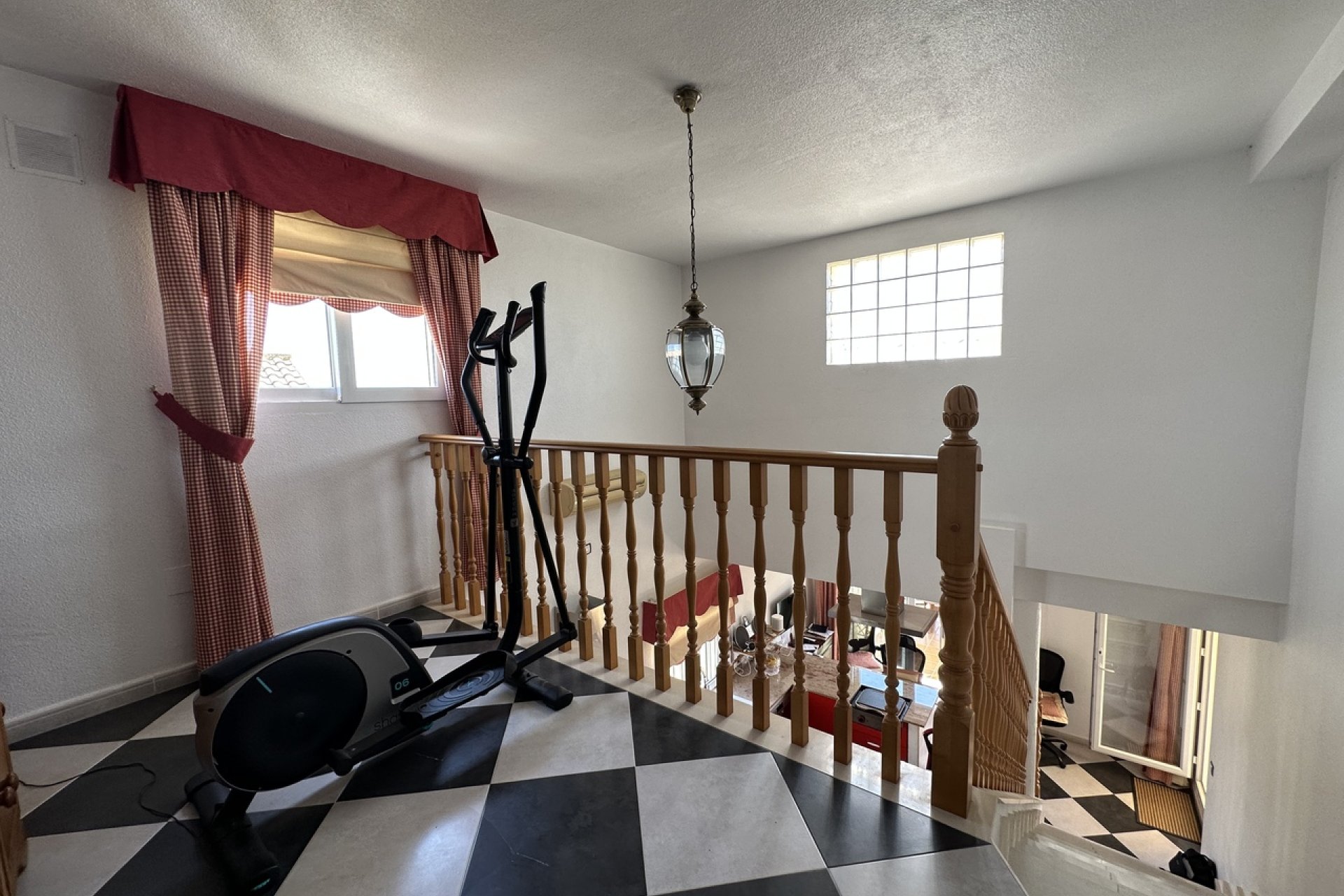 Resale - Villa - Villamartin