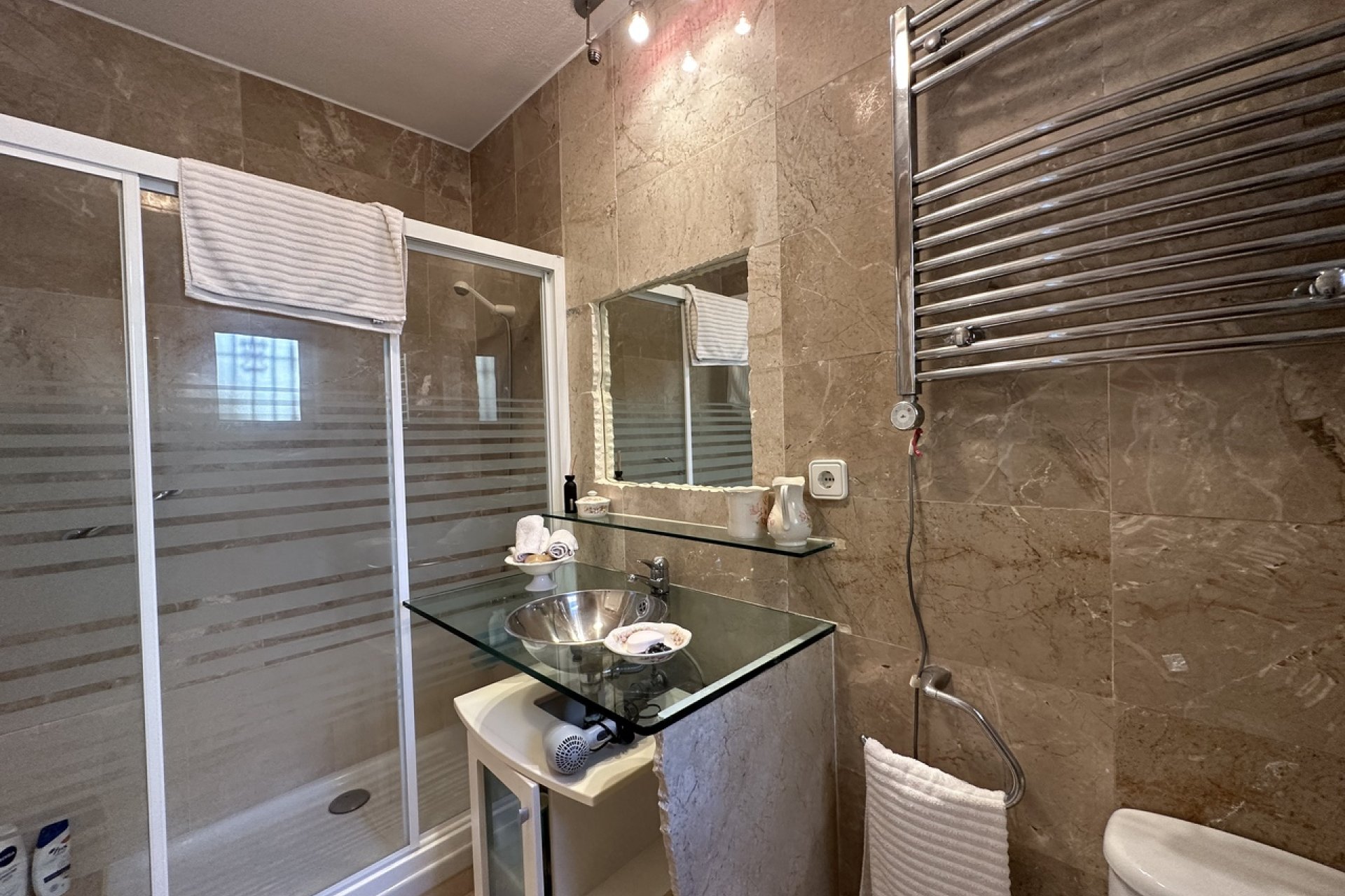 Resale - Villa - Villamartin