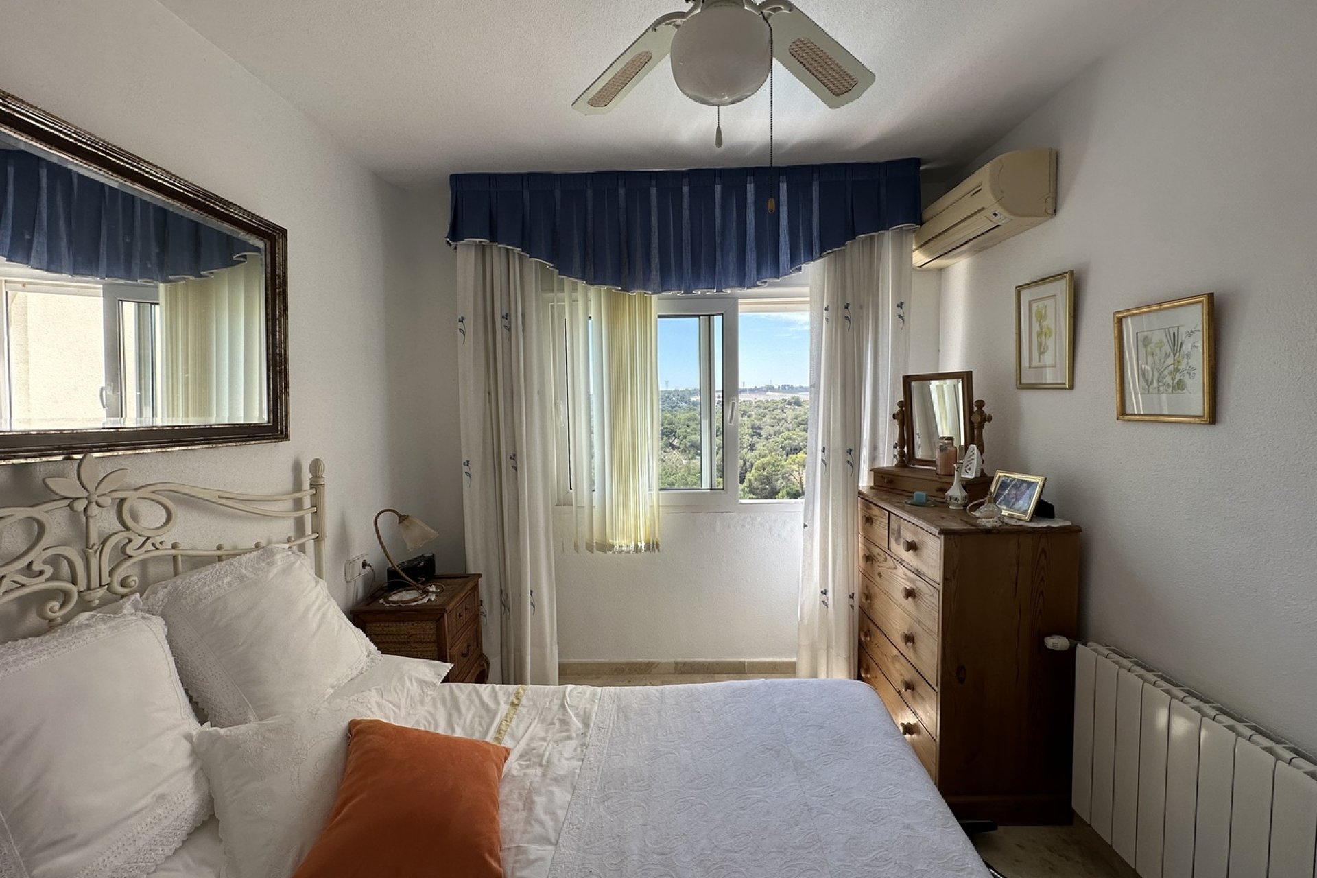 Resale - Villa - Villamartin