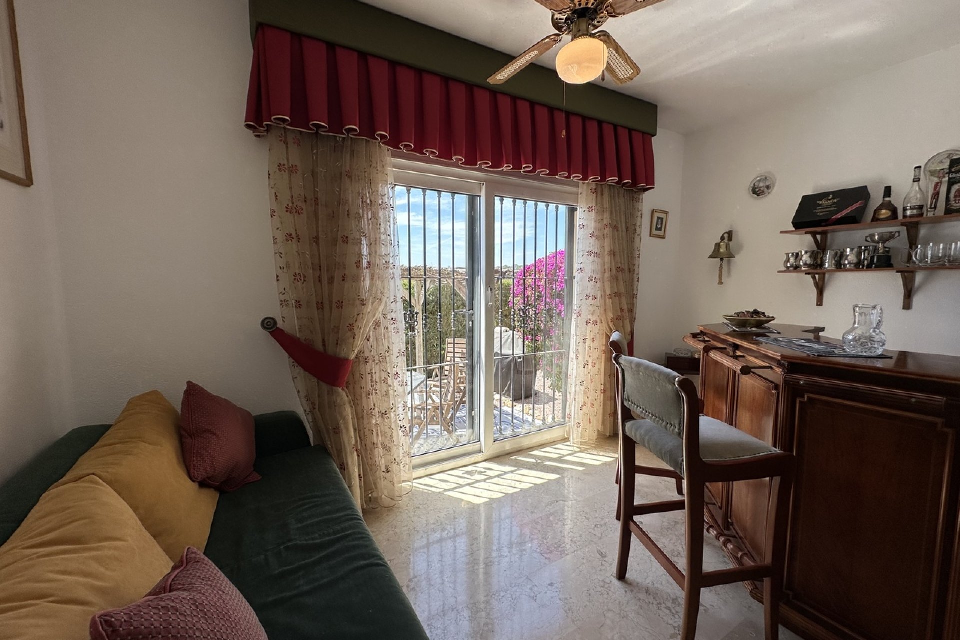 Resale - Villa - Villamartin
